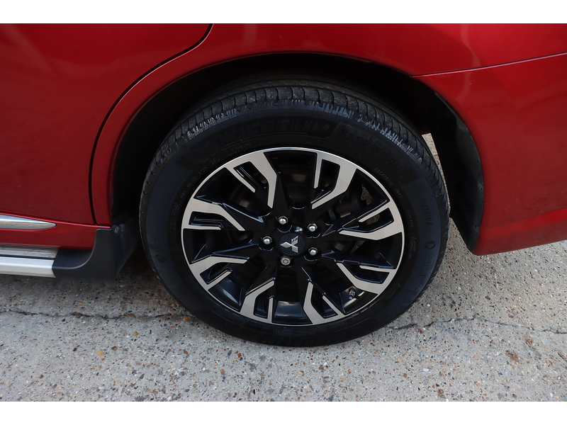 Mitsubishi 2.0h 12kWh 5hs SUV 5dr Petrol Plug-in Hybrid CVT 4WD Euro 6 (s/s) (200 ps) 72-74 Mitcham Road
