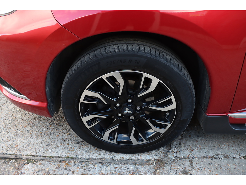 Mitsubishi 2.0h 12kWh 5hs SUV 5dr Petrol Plug-in Hybrid CVT 4WD Euro 6 (s/s) (200 ps) 72-74 Mitcham Road