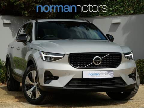 Volvo XC40 2.0 B5 MHEV Plus SUV 5dr Diesel Hybrid Auto 4WD Euro 6 (s/s) (235 ps)