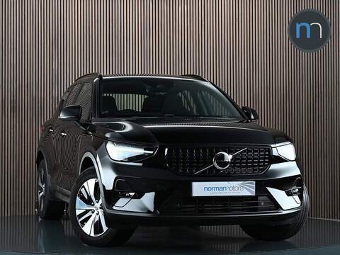 Volvo XC40 2.0 B5 MHEV Plus SUV 5dr Diesel Hybrid Auto 4WD Euro 6 (s/s) (235 ps)
