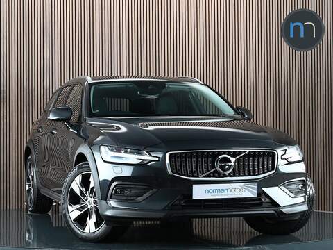 Volvo V60 Cross Country 1.4 TSI iV 13kWh SE L Estate 5dr Petrol Plug-in Hybrid DSG Euro 6 (s/s) (204 ps)