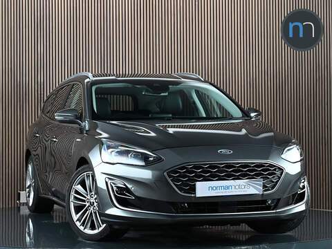 Ford Focus 2.0 B4 MHEV Momentum Estate 5dr Petrol Hybrid Auto Euro 6 (s/s) (197 ps)