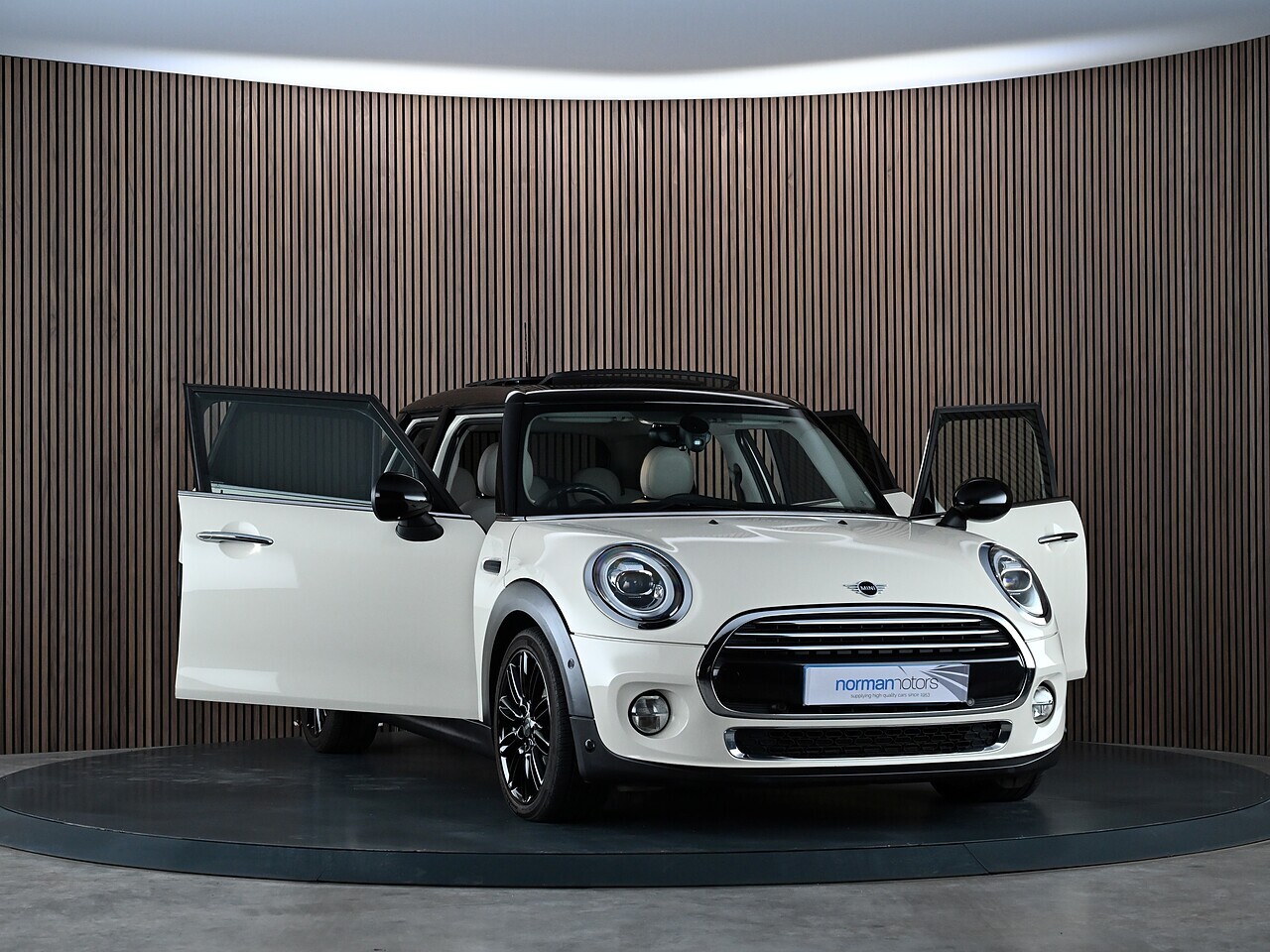 Mini Hatchback Automatic Used 2018 MINI Hatch Cooper Exclusive Hatchback 1.5 Automatic Petrol ...