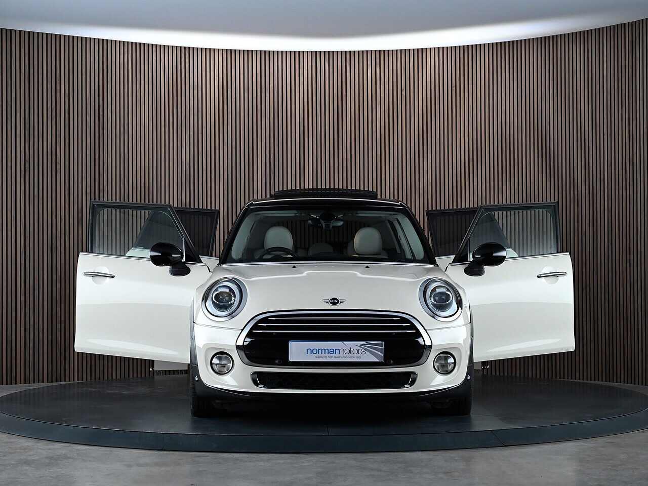 Mini Hatchback Automatic Used 2018 MINI Hatch Cooper Exclusive Hatchback 1.5 Automatic Petrol ...