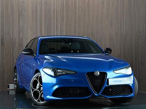 Alfa Romeo Giulia 2.0h T8 Recharge 11.6kWh Inscription Saloon 4dr Petrol Plug-in Hybrid Auto AWD Euro 6 (s/s) (390 ps) Saloon Automatic Petrol Plug-in Hybrid