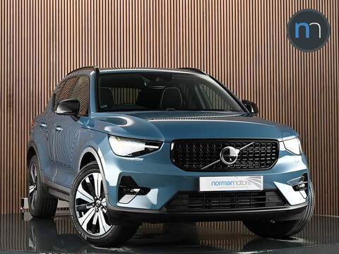 Volvo XC40 2.0h T8 Recharge 11.6kWh Inscription Saloon 4dr Petrol Plug-in Hybrid Auto AWD Euro 6 (s/s) (390 ps) Saloon Automatic Petrol Plug-in Hybrid