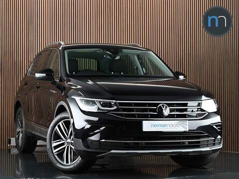 Volkswagen Tiguan 3.0 TSI V6 Black Edition SUV 5dr Petrol Tiptronic 4Motion Euro 6 (s/s) (340 ps)