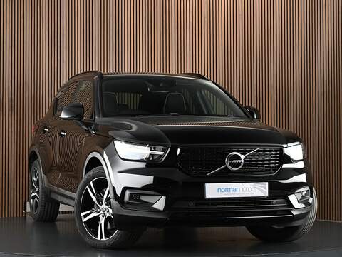 Volvo XC40 2.0 B4 MHEV Plus SUV 5dr Diesel Hybrid Auto AWD Euro 6 (s/s) (197 ps)