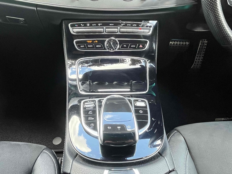 Mercedes-Benz 2.0 E220d AMG Line (Premium Plus) Saloon 4dr Diesel G-Tronic+ 4MATIC Euro 6 (s/s) (194 ps)