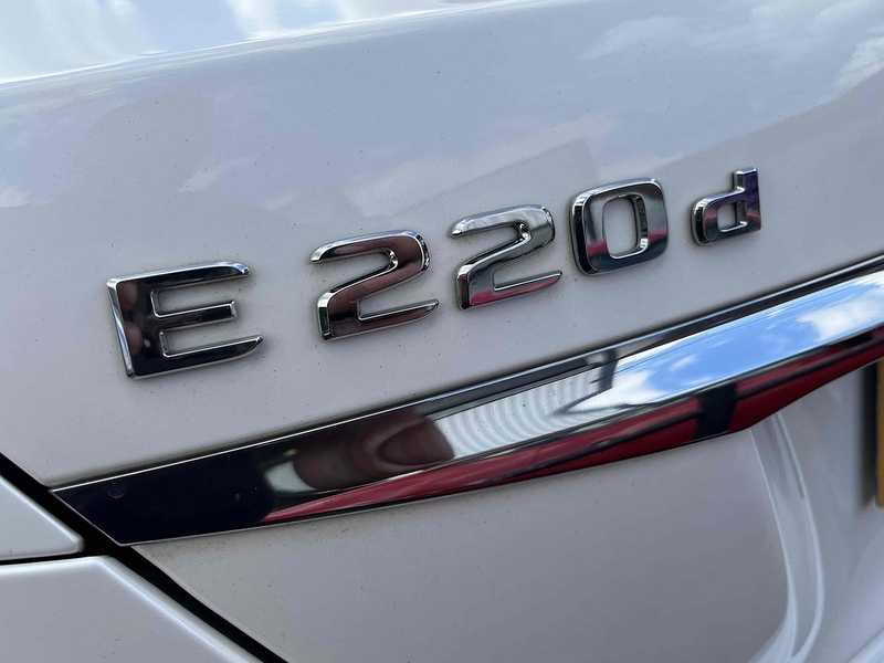 Mercedes-Benz 2.0 E220d AMG Line (Premium Plus) Saloon 4dr Diesel G-Tronic+ 4MATIC Euro 6 (s/s) (194 ps)