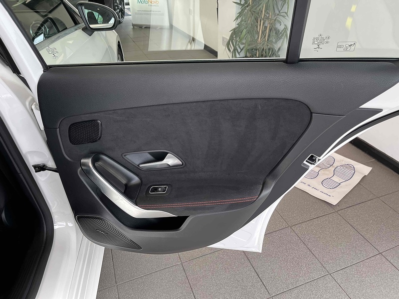 Mercedes-Benz 1.5 A180d AMG Line (Premium Plus) Hatchback 5dr Diesel 7G-DCT Euro 6 (s/s) (116 ps)