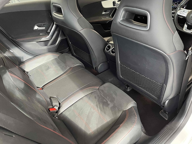 Mercedes-Benz 1.5 A180d AMG Line (Premium Plus) Hatchback 5dr Diesel 7G-DCT Euro 6 (s/s) (116 ps)