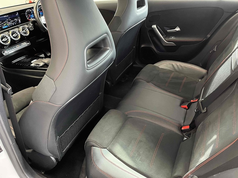 Mercedes-Benz 1.5 A180d AMG Line (Premium Plus) Hatchback 5dr Diesel 7G-DCT Euro 6 (s/s) (116 ps)