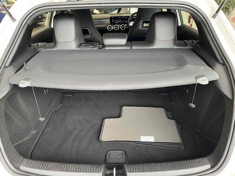 Mercedes-Benz 1.5 A180d AMG Line (Premium Plus) Hatchback 5dr Diesel 7G-DCT Euro 6 (s/s) (116 ps)