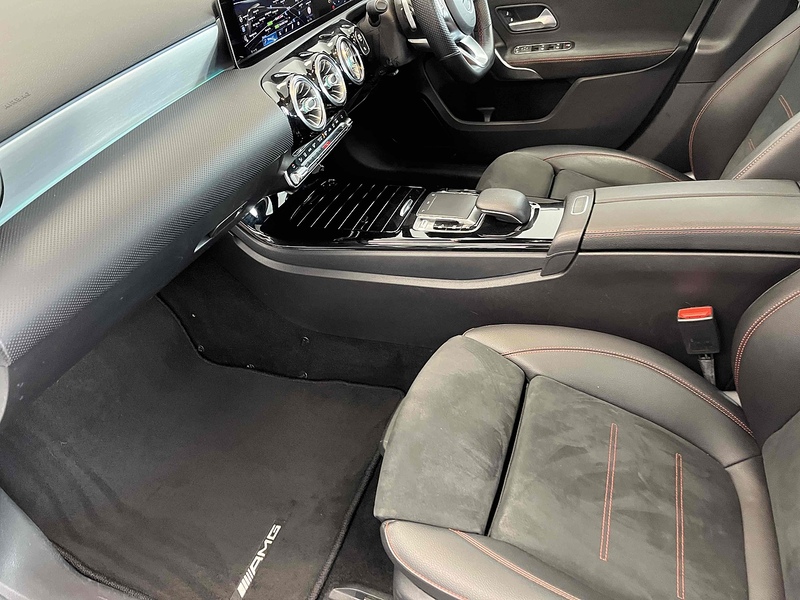 Mercedes-Benz 1.5 A180d AMG Line (Premium Plus) Hatchback 5dr Diesel 7G-DCT Euro 6 (s/s) (116 ps)