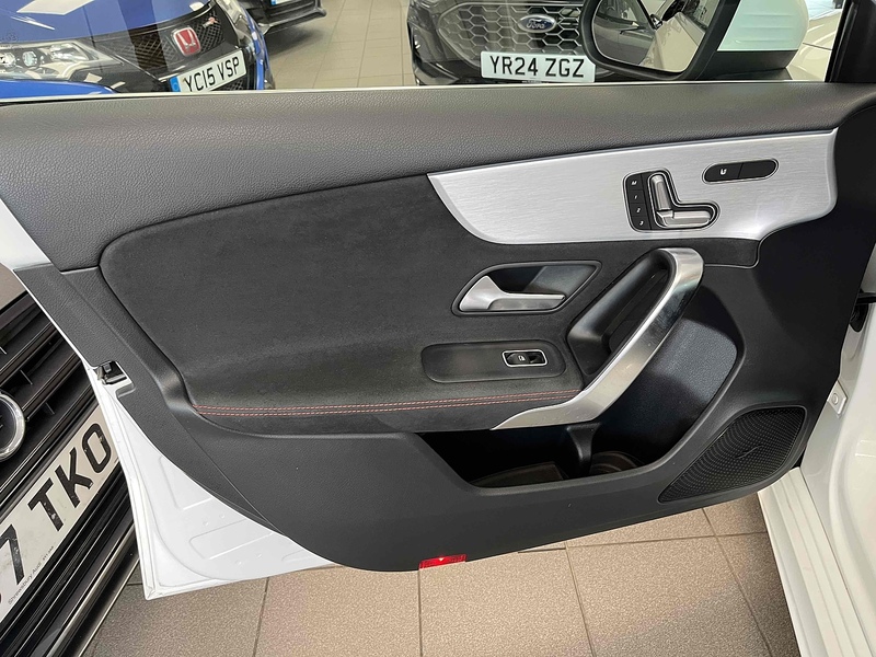 Mercedes-Benz 1.5 A180d AMG Line (Premium Plus) Hatchback 5dr Diesel 7G-DCT Euro 6 (s/s) (116 ps)