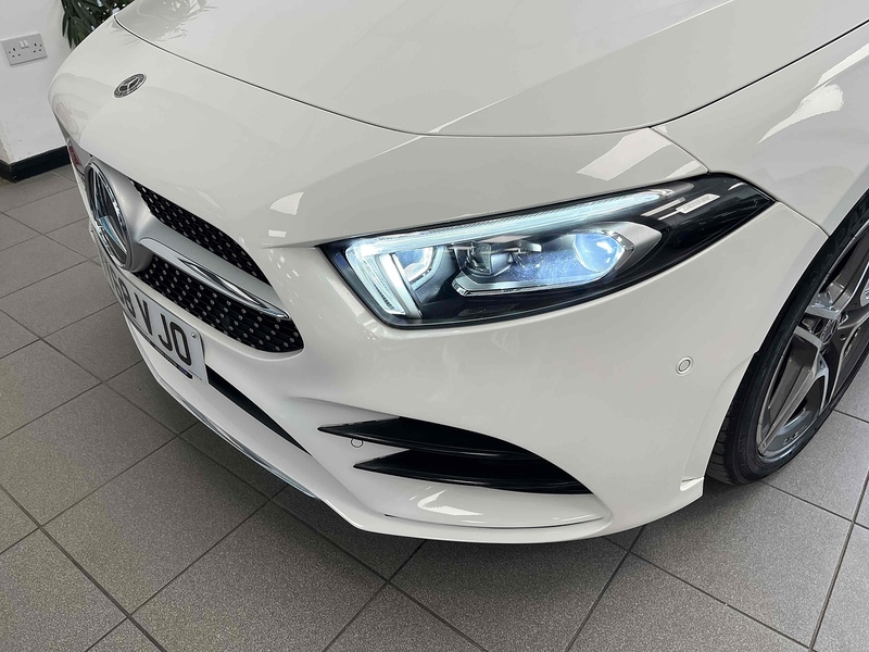 Mercedes-Benz 1.5 A180d AMG Line (Premium Plus) Hatchback 5dr Diesel 7G-DCT Euro 6 (s/s) (116 ps)