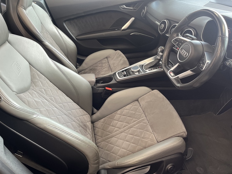 Audi 2.0 TFSI Black Edition Roadster 2dr Petrol S Tronic Euro 6 (s/s) (230 ps)