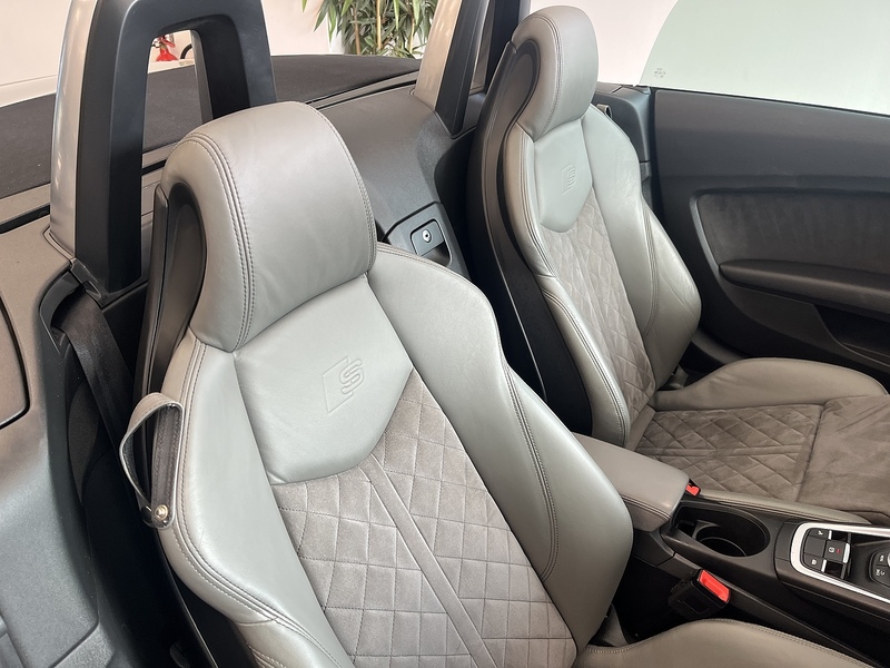 Audi 2.0 TFSI Black Edition Roadster 2dr Petrol S Tronic Euro 6 (s/s) (230 ps)