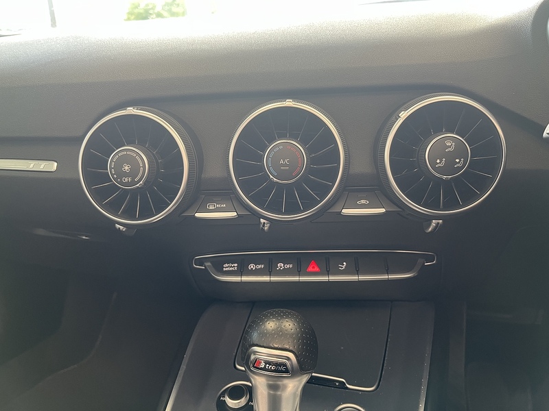 Audi 2.0 TFSI Black Edition Roadster 2dr Petrol S Tronic Euro 6 (s/s) (230 ps)