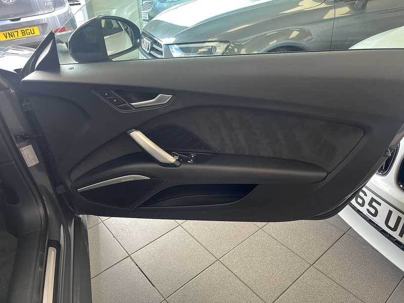 Audi 2.0 TFSI Black Edition Roadster 2dr Petrol S Tronic Euro 6 (s/s) (230 ps)