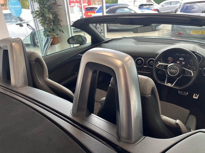 Audi 2.0 TFSI Black Edition Roadster 2dr Petrol S Tronic Euro 6 (s/s) (230 ps)