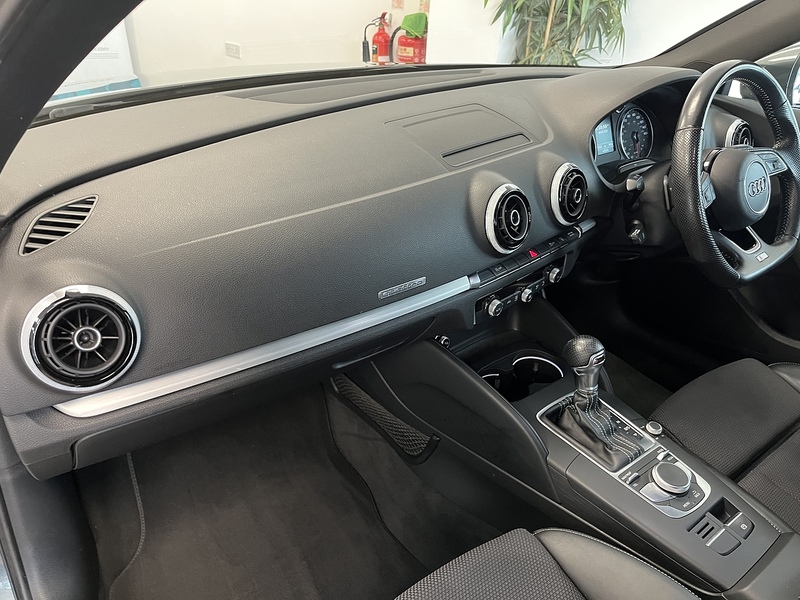 Audi 2.0 TDI S line Hatchback 3dr Diesel S Tronic Auto 6Spd quattro Euro 6 (s/s) (184 ps)