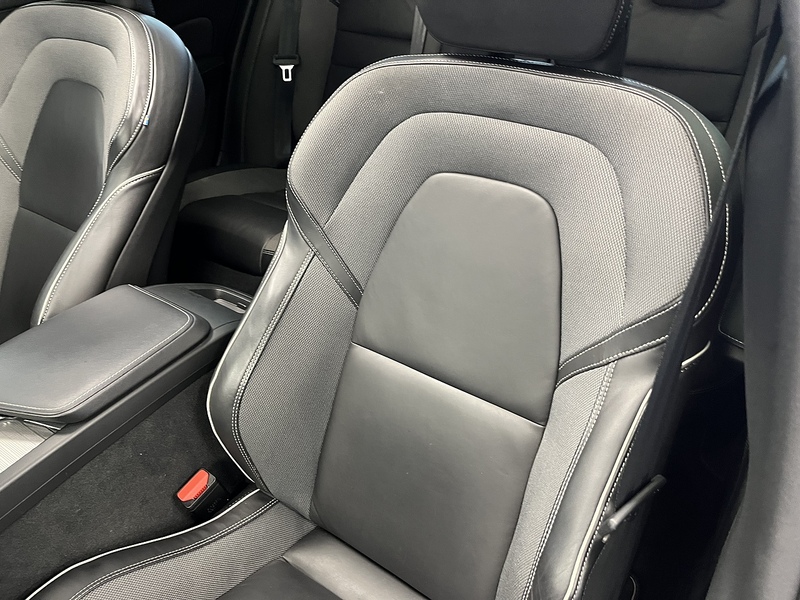 Volvo 2.0 D4 R-Design Estate 5dr Diesel Auto Euro 6 (s/s) (190 ps)