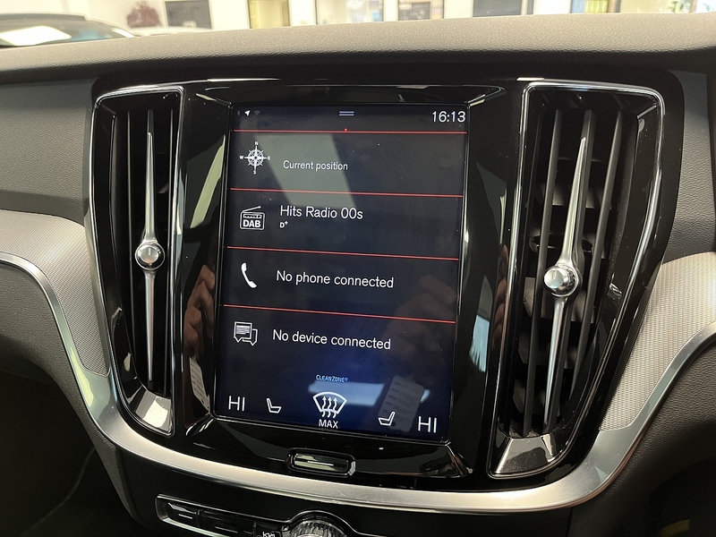 Volvo 2.0 D4 R-Design Estate 5dr Diesel Auto Euro 6 (s/s) (190 ps)