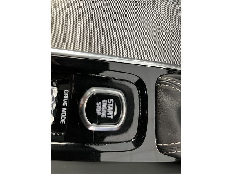 Volvo 2.0 D4 R-Design Estate 5dr Diesel Auto Euro 6 (s/s) (190 ps)