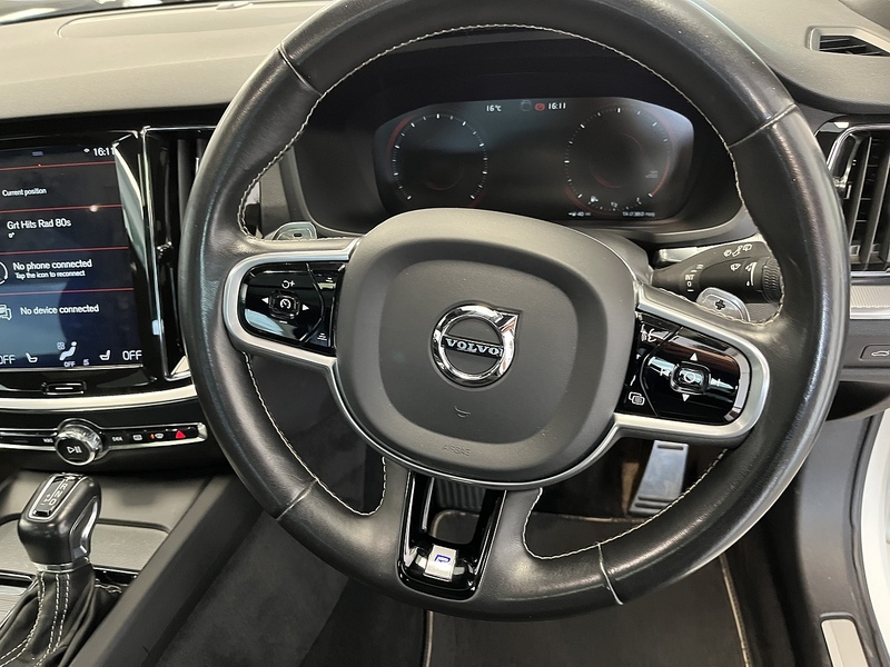 Volvo 2.0 D4 R-Design Estate 5dr Diesel Auto Euro 6 (s/s) (190 ps)