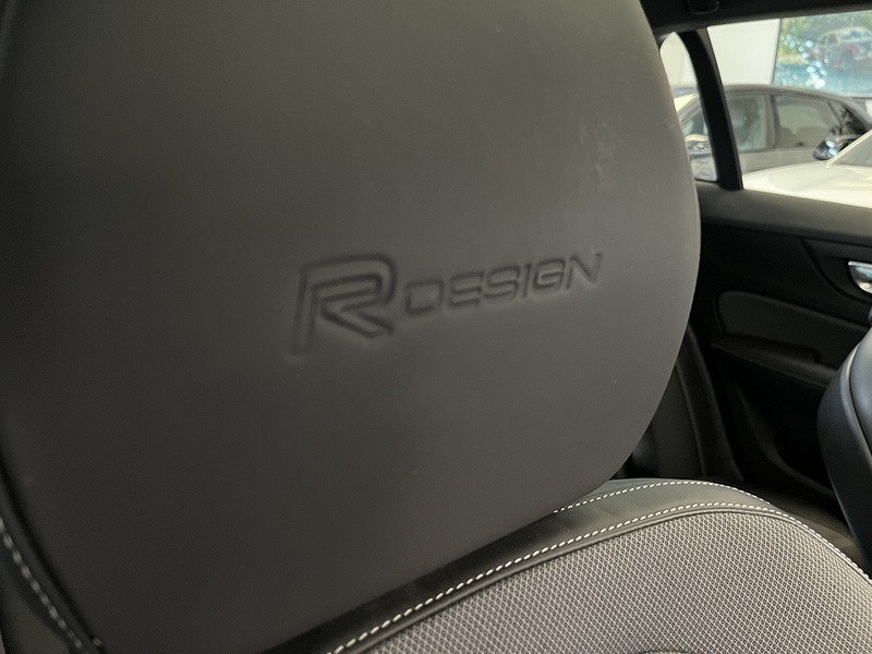 Volvo 2.0 D4 R-Design Estate 5dr Diesel Auto Euro 6 (s/s) (190 ps)