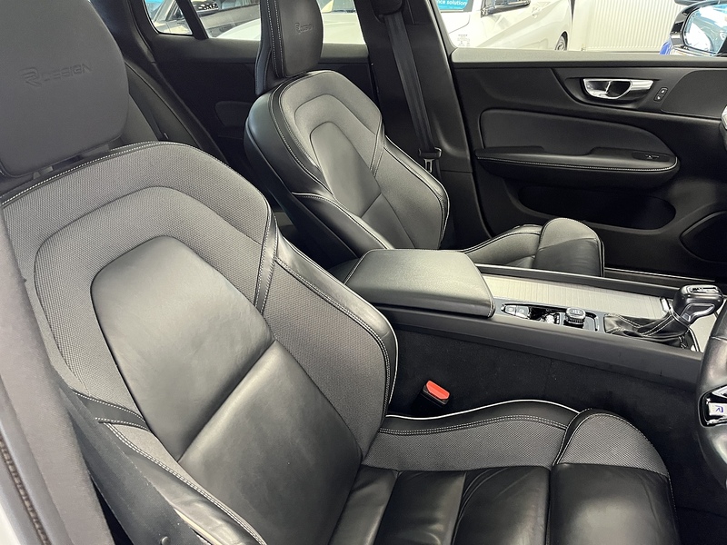 Volvo 2.0 D4 R-Design Estate 5dr Diesel Auto Euro 6 (s/s) (190 ps)