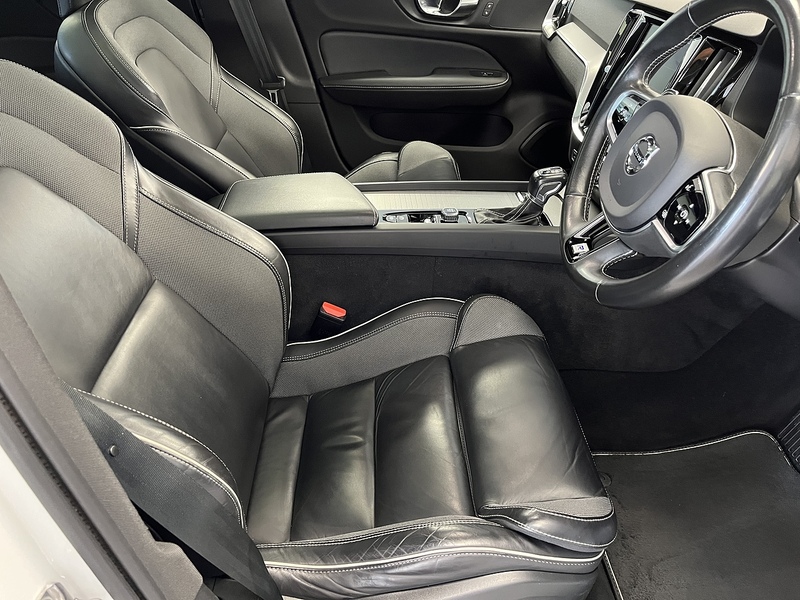 Volvo 2.0 D4 R-Design Estate 5dr Diesel Auto Euro 6 (s/s) (190 ps)