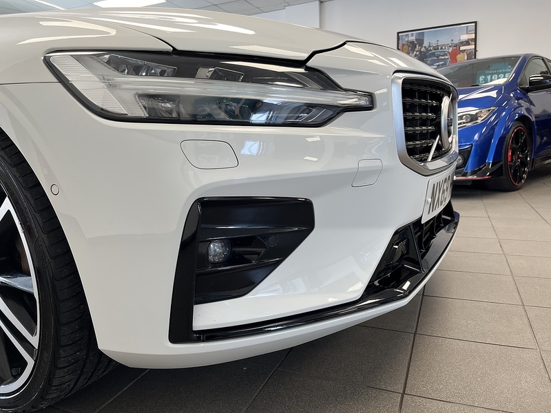 Volvo 2.0 D4 R-Design Estate 5dr Diesel Auto Euro 6 (s/s) (190 ps)