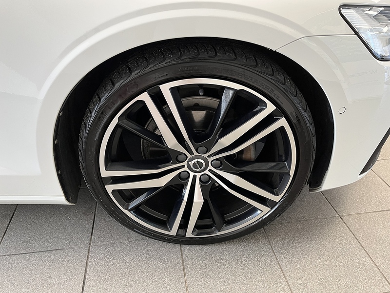 Volvo 2.0 D4 R-Design Estate 5dr Diesel Auto Euro 6 (s/s) (190 ps)