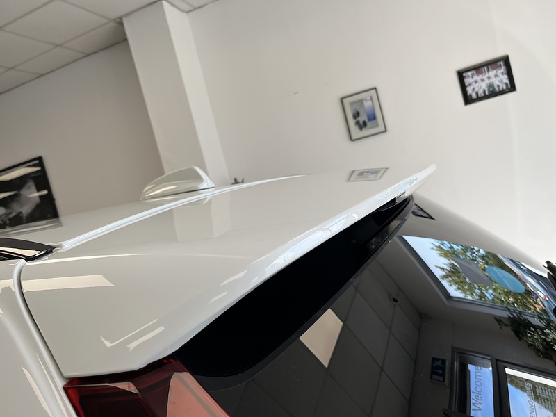 Volvo 2.0 D4 R-Design Estate 5dr Diesel Auto Euro 6 (s/s) (190 ps)