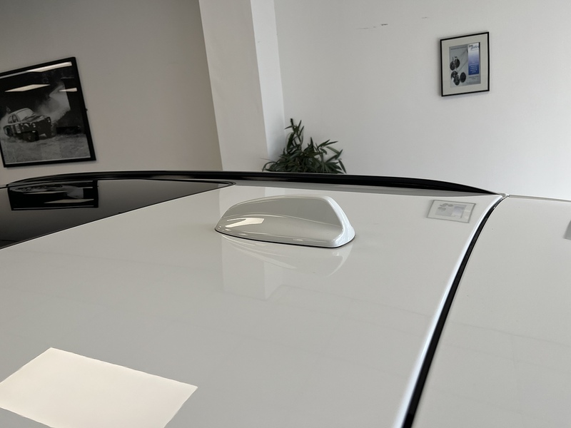 Volvo 2.0 D4 R-Design Estate 5dr Diesel Auto Euro 6 (s/s) (190 ps)