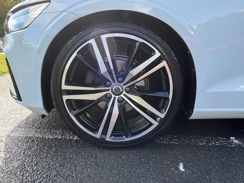 Volvo 2.0 D4 R-Design Estate 5dr Diesel Auto Euro 6 (s/s) (190 ps)