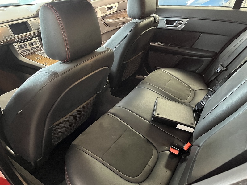 Jaguar 2.2d R-Sport Saloon 4dr Diesel Auto Euro 5 (s/s) (200 ps)