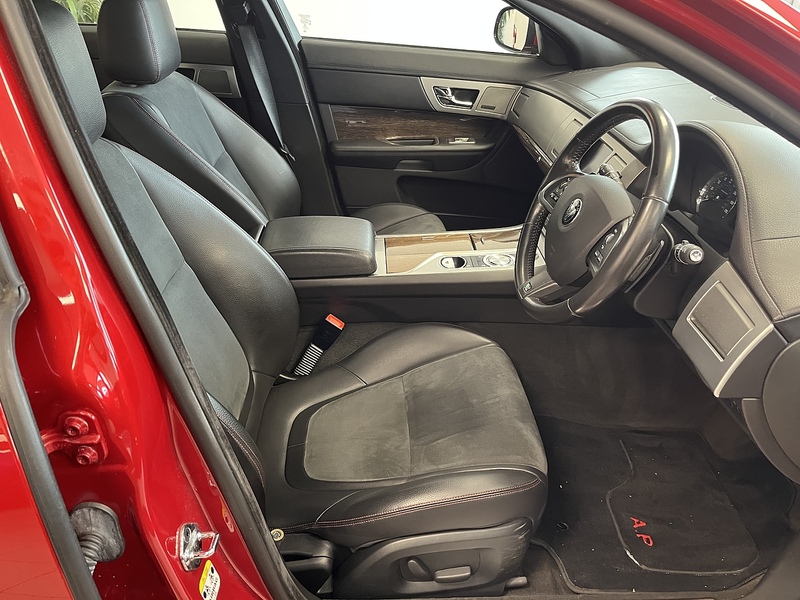 Jaguar 2.2d R-Sport Saloon 4dr Diesel Auto Euro 5 (s/s) (200 ps)