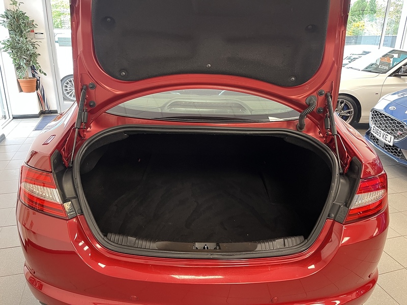 Jaguar 2.2d R-Sport Saloon 4dr Diesel Auto Euro 5 (s/s) (200 ps)