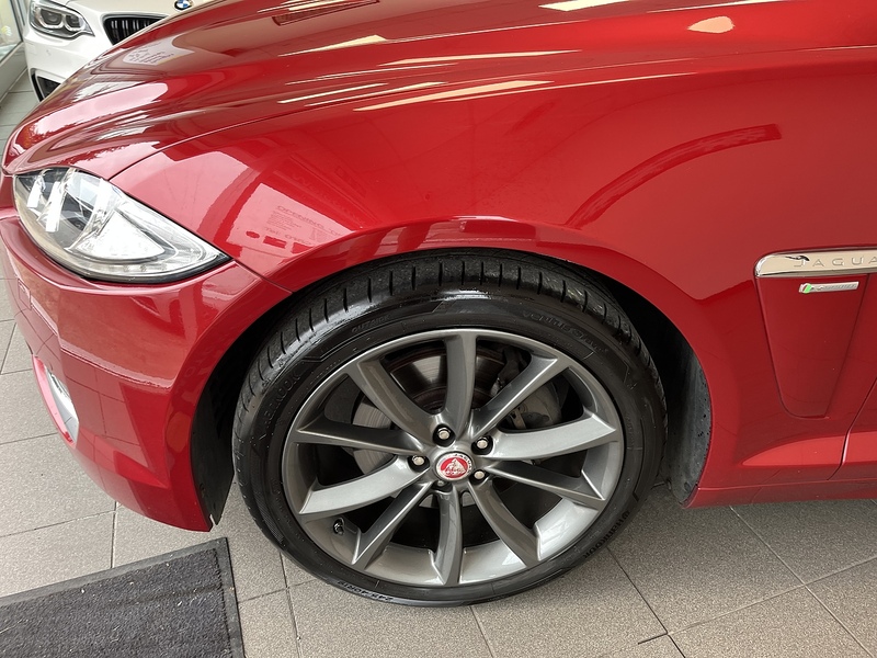 Jaguar 2.2d R-Sport Saloon 4dr Diesel Auto Euro 5 (s/s) (200 ps)