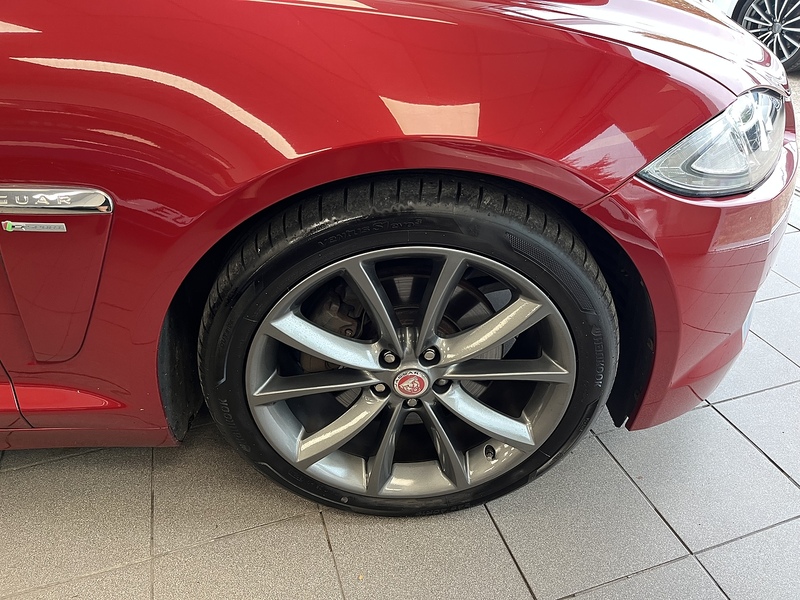 Jaguar 2.2d R-Sport Saloon 4dr Diesel Auto Euro 5 (s/s) (200 ps)