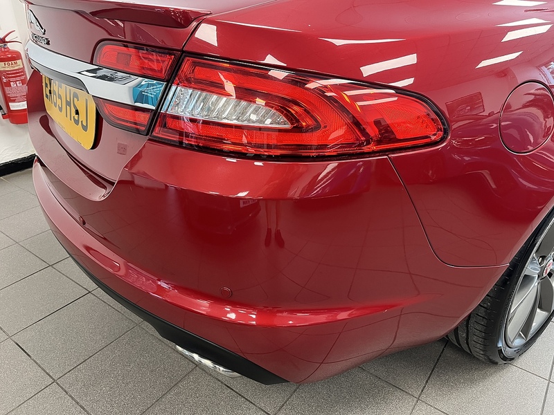 Jaguar 2.2d R-Sport Saloon 4dr Diesel Auto Euro 5 (s/s) (200 ps)