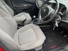 Alfa Romeo Giulietta JTDM-2 Business Edition - U15128