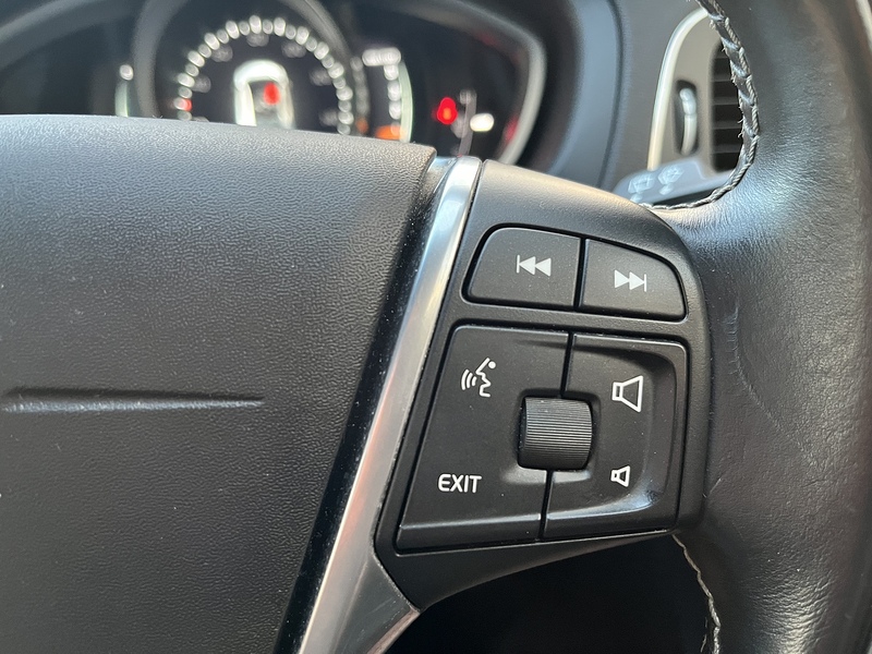 Volvo 2.0 D3 R-Design Hatchback 5dr Diesel Manual Euro 6 (s/s) (150 ps)