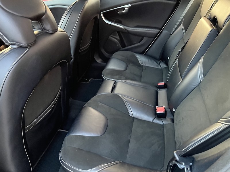 Volvo 2.0 D3 R-Design Hatchback 5dr Diesel Manual Euro 6 (s/s) (150 ps)