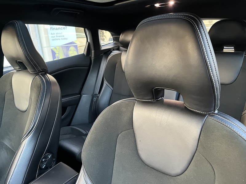 Volvo 2.0 D3 R-Design Hatchback 5dr Diesel Manual Euro 6 (s/s) (150 ps)