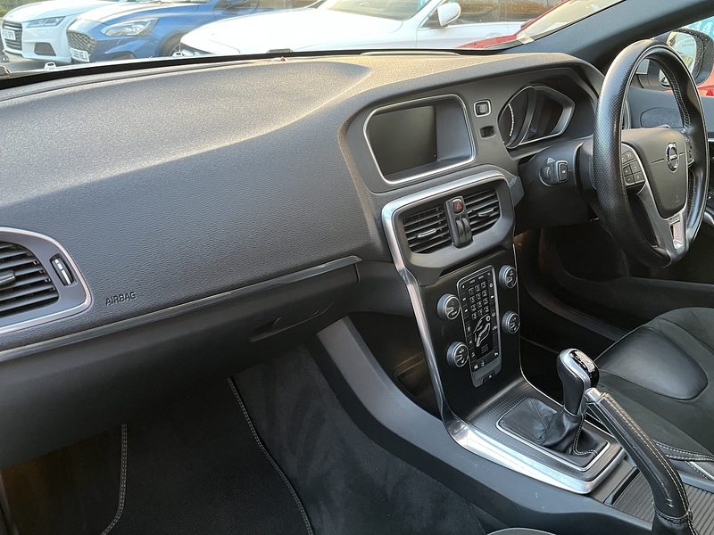 Volvo 2.0 D3 R-Design Hatchback 5dr Diesel Manual Euro 6 (s/s) (150 ps)